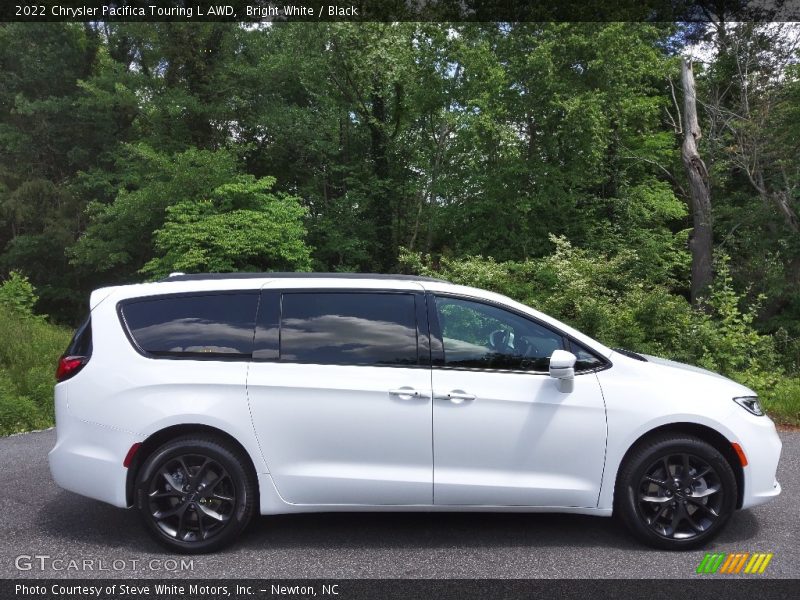  2022 Pacifica Touring L AWD Bright White