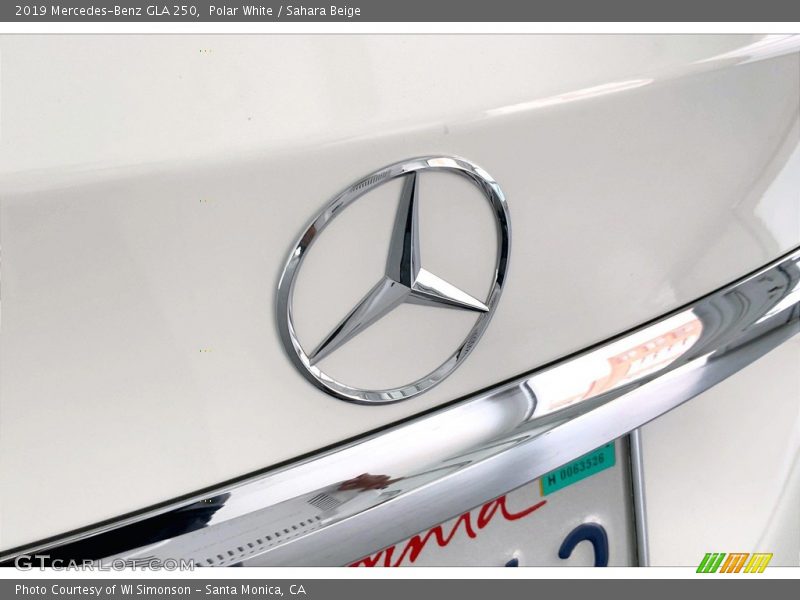 Polar White / Sahara Beige 2019 Mercedes-Benz GLA 250