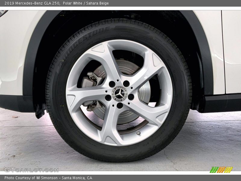 Polar White / Sahara Beige 2019 Mercedes-Benz GLA 250