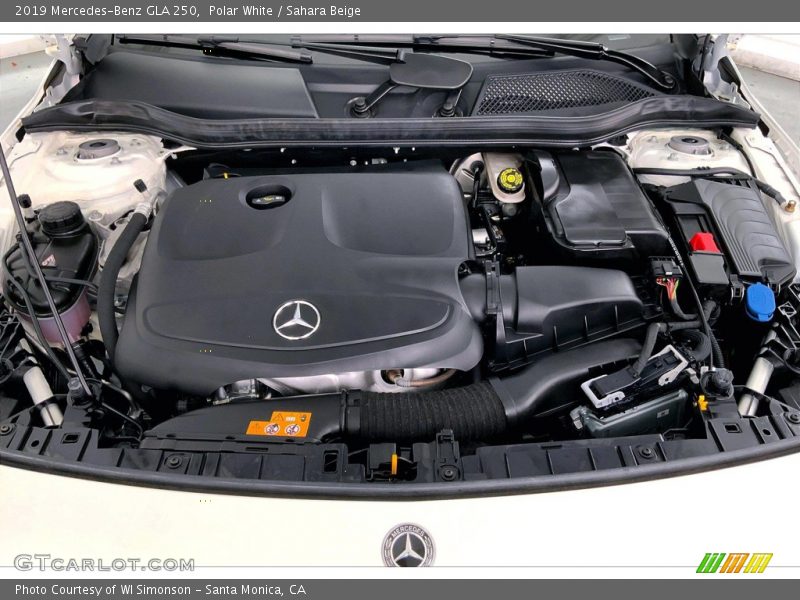 Polar White / Sahara Beige 2019 Mercedes-Benz GLA 250