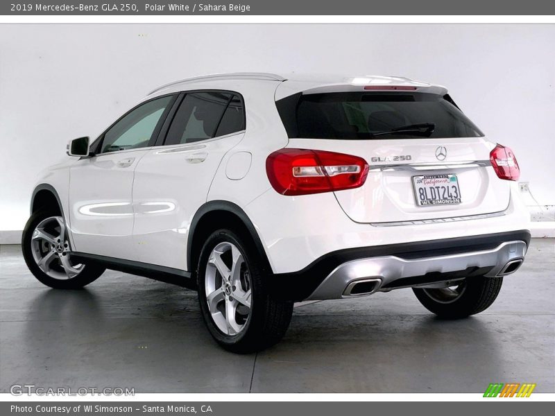 Polar White / Sahara Beige 2019 Mercedes-Benz GLA 250