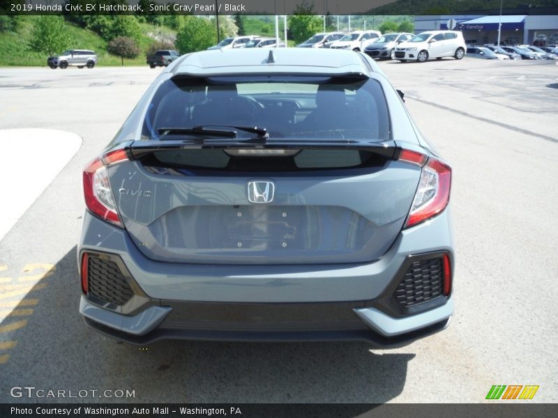 Sonic Gray Pearl / Black 2019 Honda Civic EX Hatchback