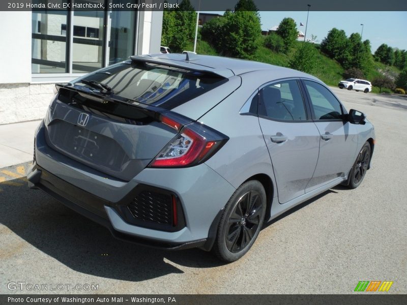 Sonic Gray Pearl / Black 2019 Honda Civic EX Hatchback