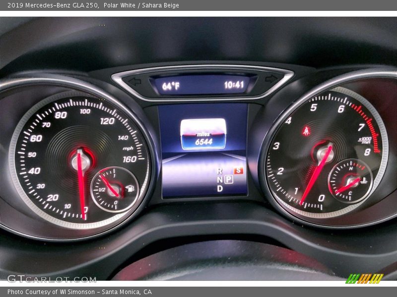 Polar White / Sahara Beige 2019 Mercedes-Benz GLA 250