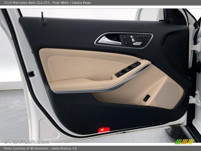 Polar White / Sahara Beige 2019 Mercedes-Benz GLA 250