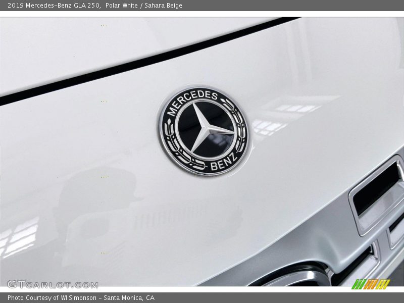 Polar White / Sahara Beige 2019 Mercedes-Benz GLA 250