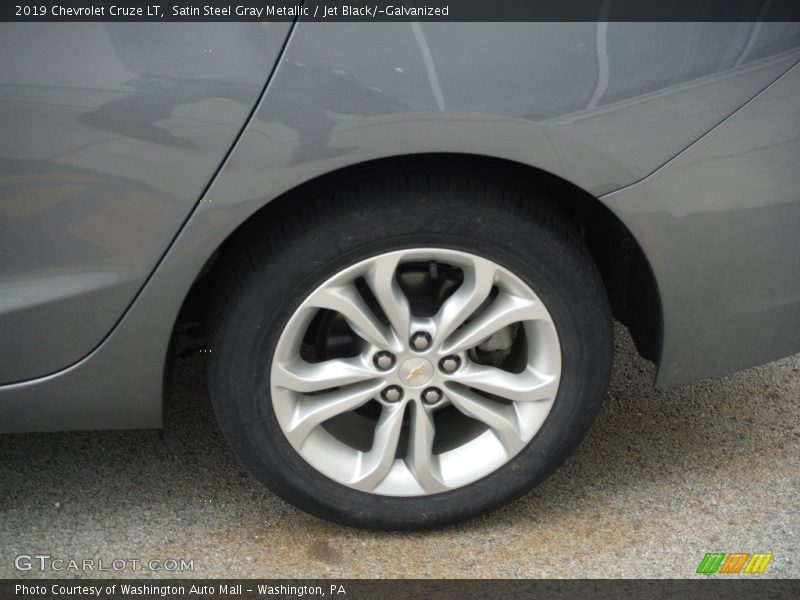 Satin Steel Gray Metallic / Jet Black/­Galvanized 2019 Chevrolet Cruze LT