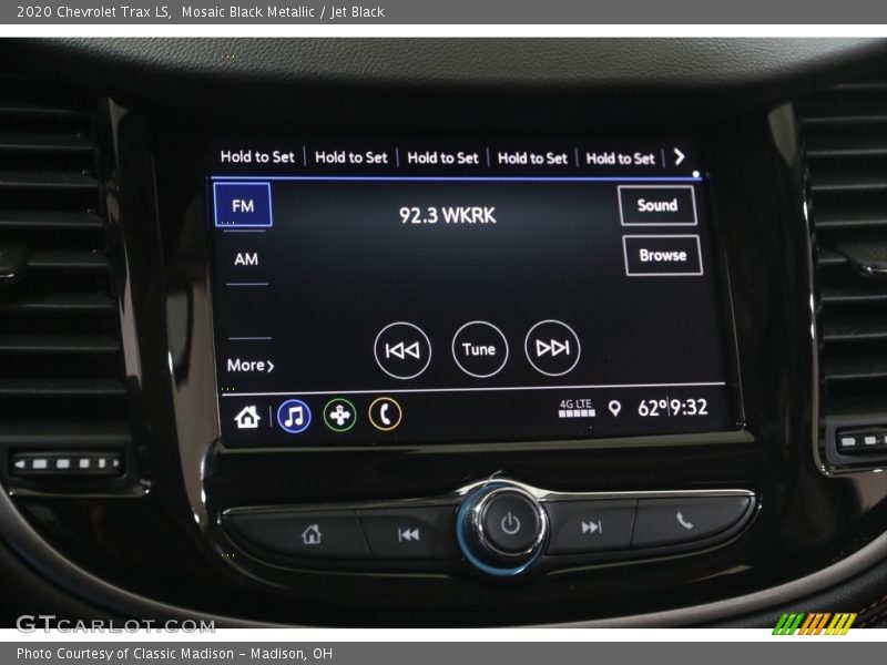Mosaic Black Metallic / Jet Black 2020 Chevrolet Trax LS