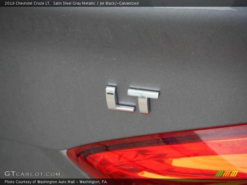 Satin Steel Gray Metallic / Jet Black/­Galvanized 2019 Chevrolet Cruze LT