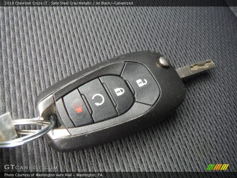 Satin Steel Gray Metallic / Jet Black/­Galvanized 2019 Chevrolet Cruze LT