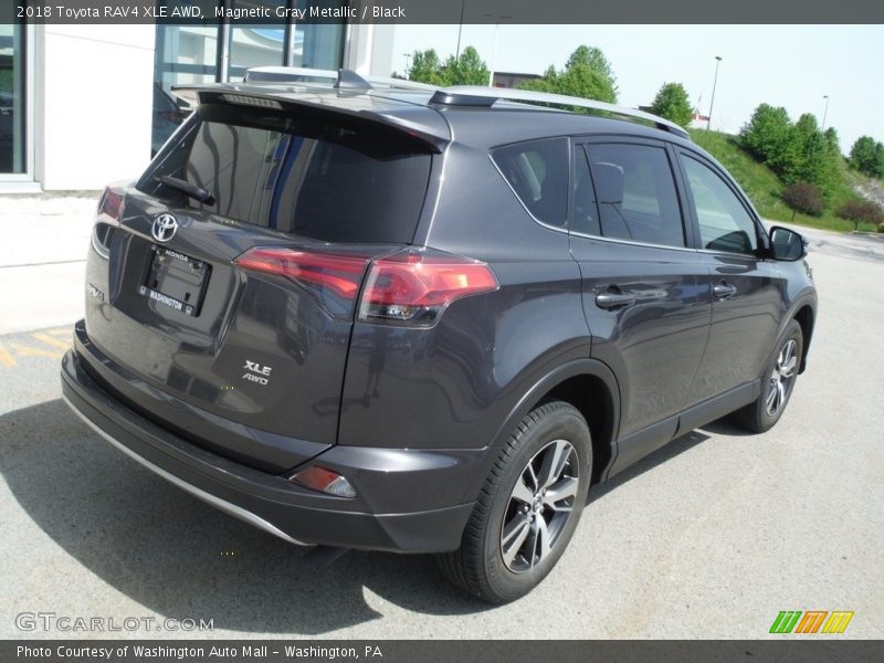 Magnetic Gray Metallic / Black 2018 Toyota RAV4 XLE AWD