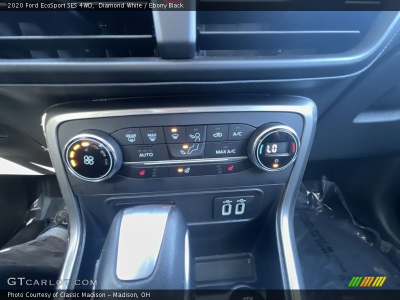 Diamond White / Ebony Black 2020 Ford EcoSport SES 4WD