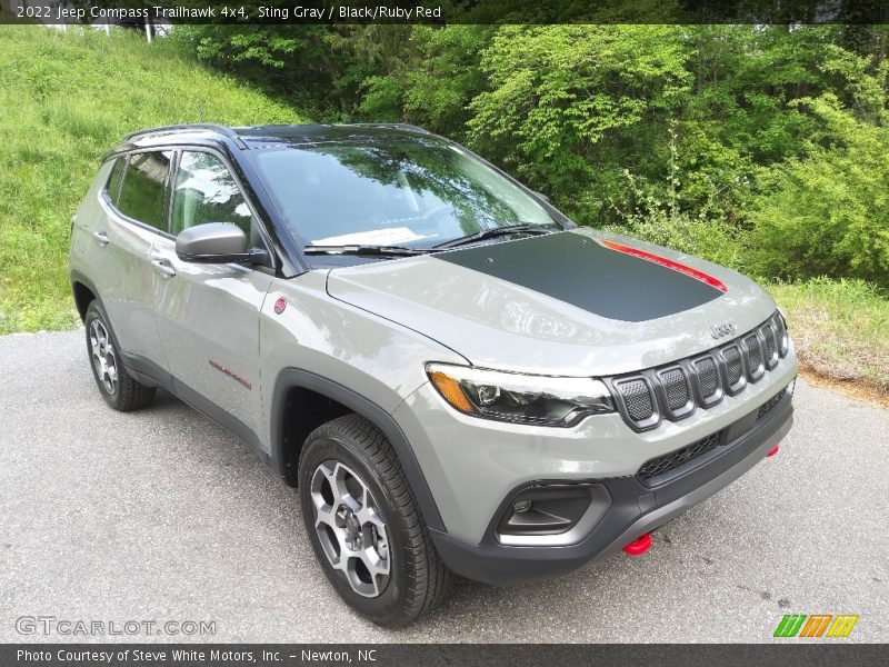 Front 3/4 View of 2022 Compass Trailhawk 4x4