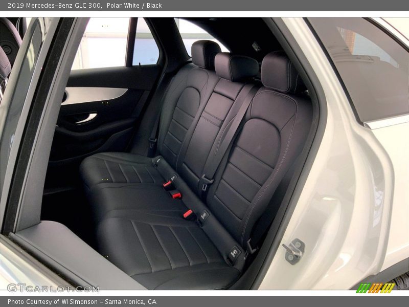 Polar White / Black 2019 Mercedes-Benz GLC 300