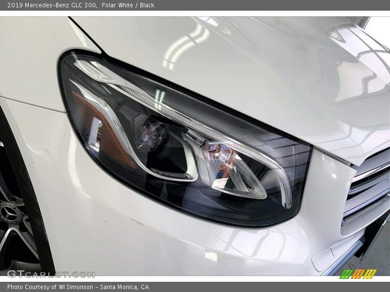 Polar White / Black 2019 Mercedes-Benz GLC 300