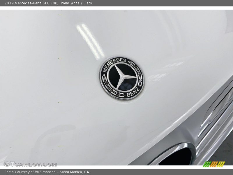 Polar White / Black 2019 Mercedes-Benz GLC 300