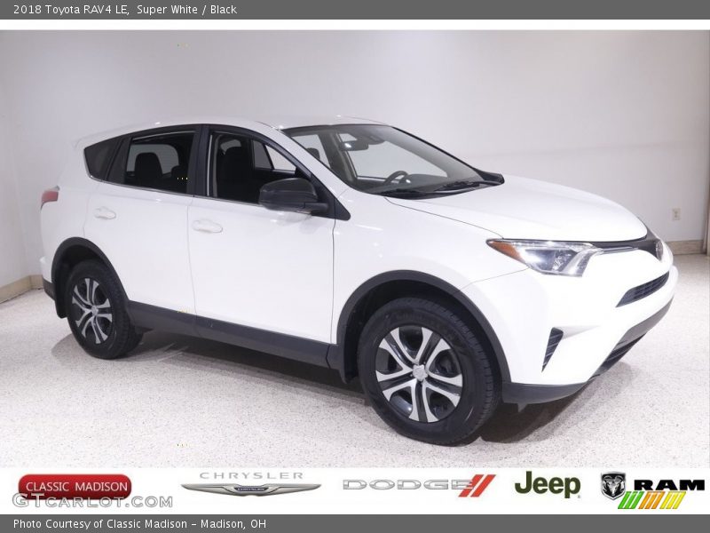 Super White / Black 2018 Toyota RAV4 LE