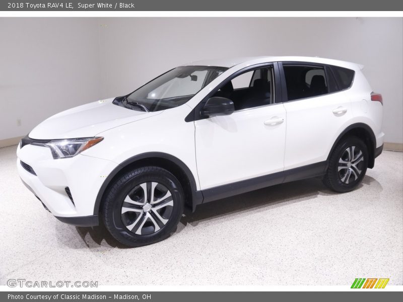 Super White / Black 2018 Toyota RAV4 LE