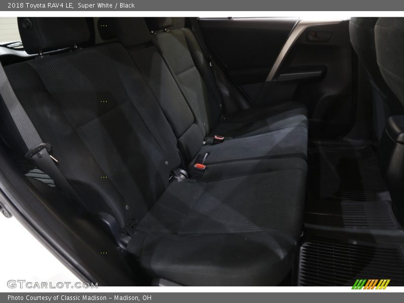 Super White / Black 2018 Toyota RAV4 LE