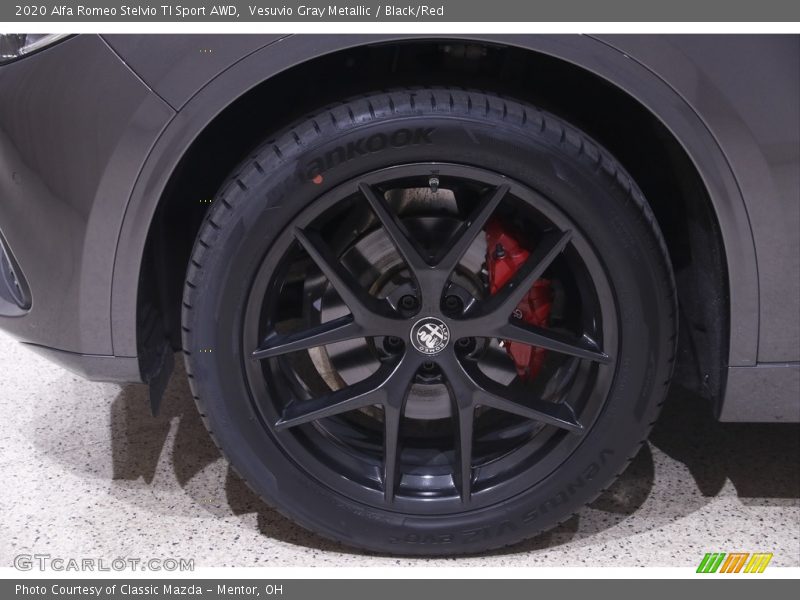 Vesuvio Gray Metallic / Black/Red 2020 Alfa Romeo Stelvio TI Sport AWD