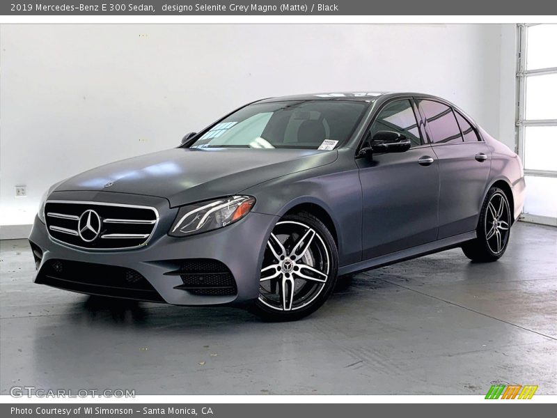 Front 3/4 View of 2019 E 300 Sedan
