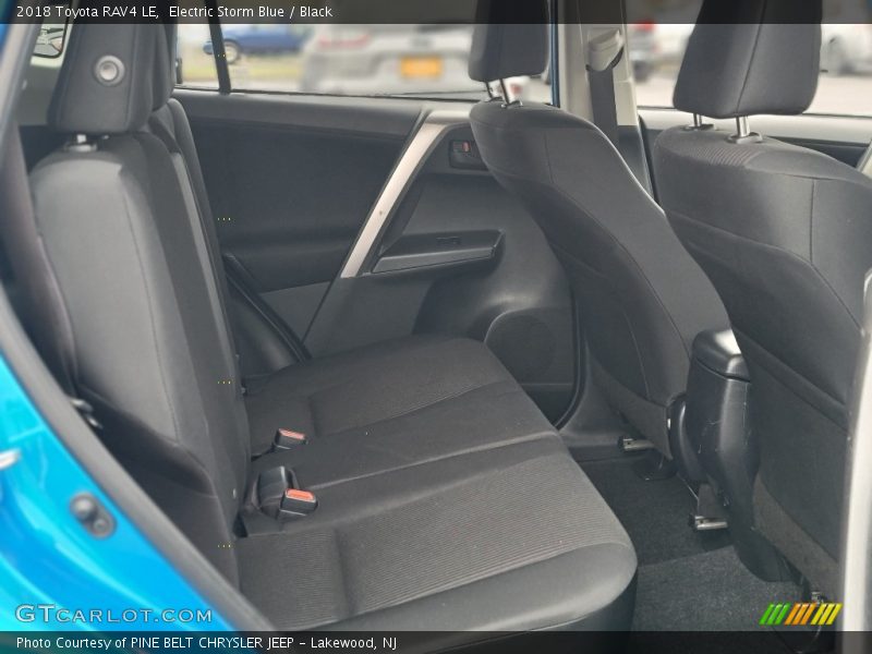 Electric Storm Blue / Black 2018 Toyota RAV4 LE