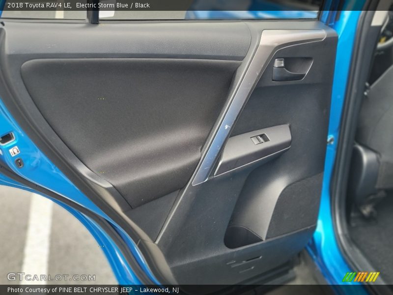 Electric Storm Blue / Black 2018 Toyota RAV4 LE