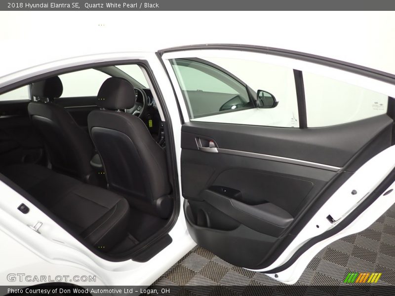 Quartz White Pearl / Black 2018 Hyundai Elantra SE