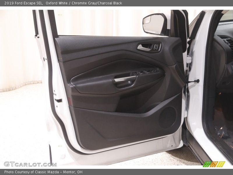 Oxford White / Chromite Gray/Charcoal Black 2019 Ford Escape SEL