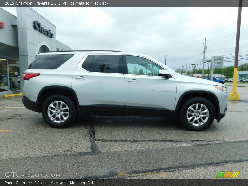Silver Ice Metallic / Jet Black 2019 Chevrolet Traverse LT