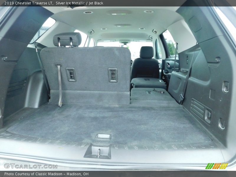 Silver Ice Metallic / Jet Black 2019 Chevrolet Traverse LT