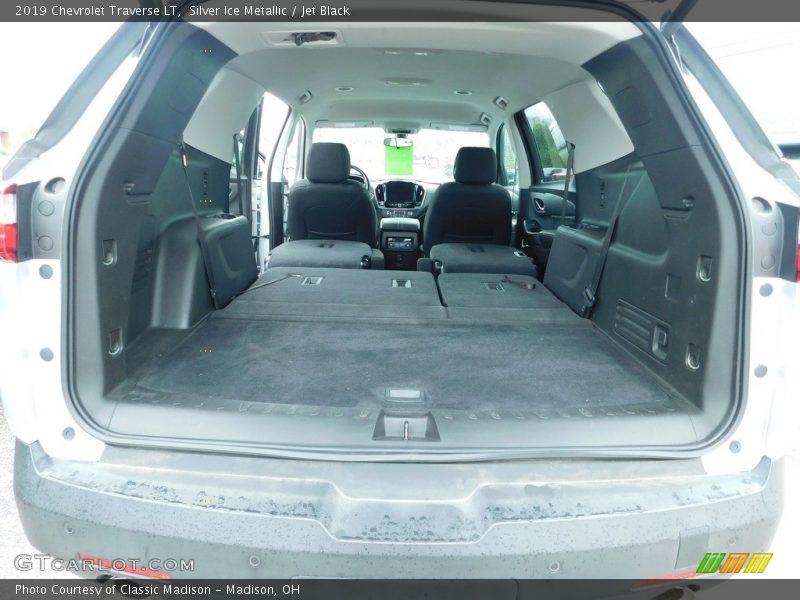 Silver Ice Metallic / Jet Black 2019 Chevrolet Traverse LT