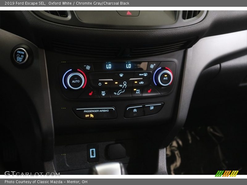 Oxford White / Chromite Gray/Charcoal Black 2019 Ford Escape SEL