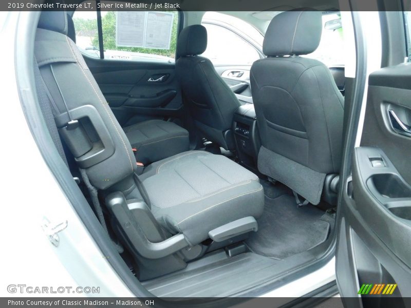 Silver Ice Metallic / Jet Black 2019 Chevrolet Traverse LT