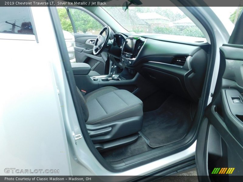 Silver Ice Metallic / Jet Black 2019 Chevrolet Traverse LT
