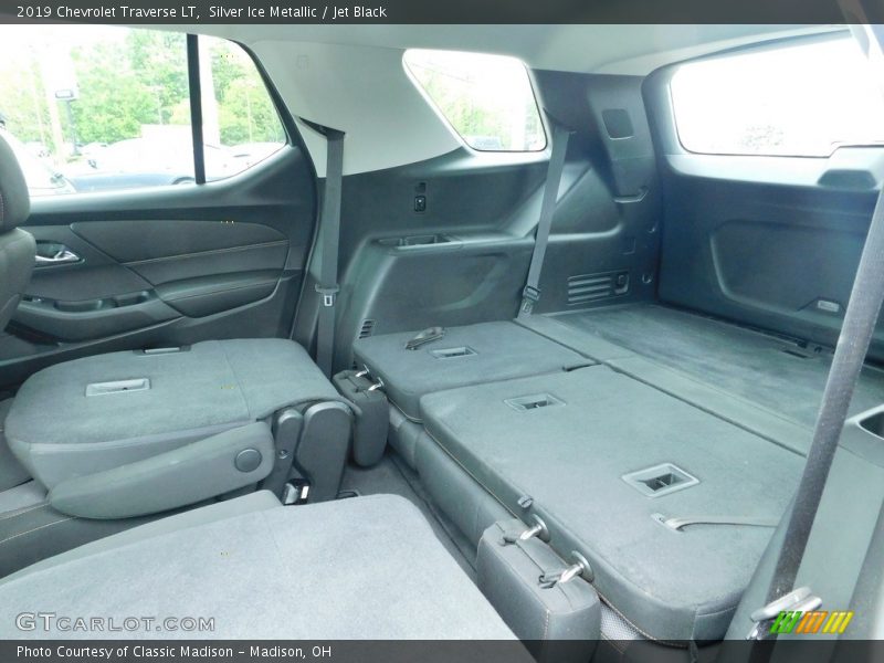Silver Ice Metallic / Jet Black 2019 Chevrolet Traverse LT