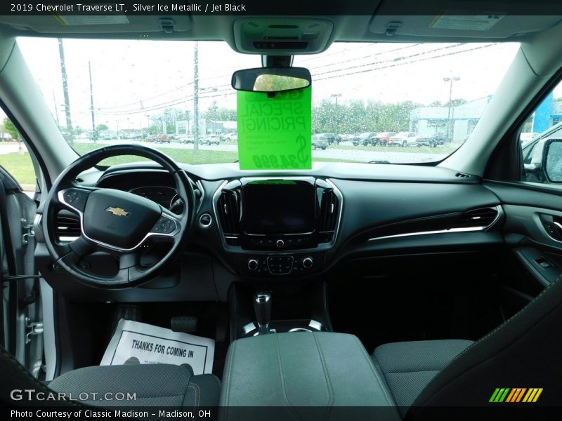 Silver Ice Metallic / Jet Black 2019 Chevrolet Traverse LT