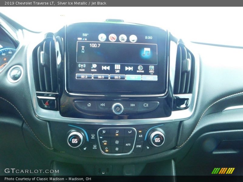 Silver Ice Metallic / Jet Black 2019 Chevrolet Traverse LT