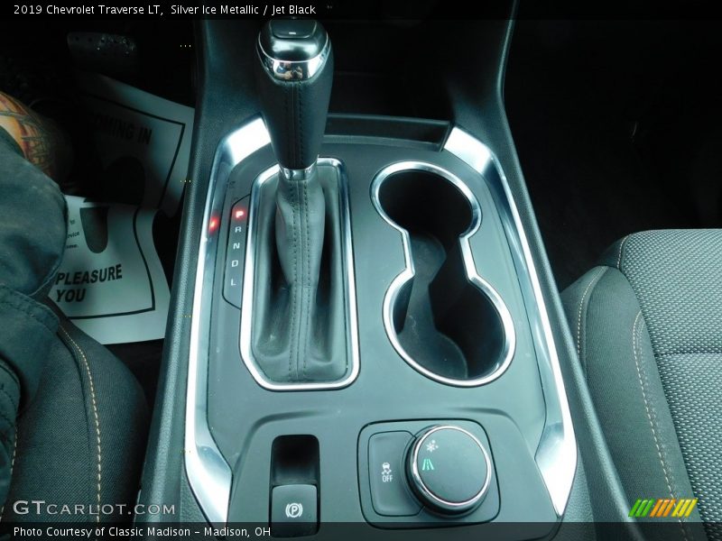 Silver Ice Metallic / Jet Black 2019 Chevrolet Traverse LT
