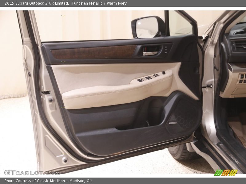 Door Panel of 2015 Outback 3.6R Limited