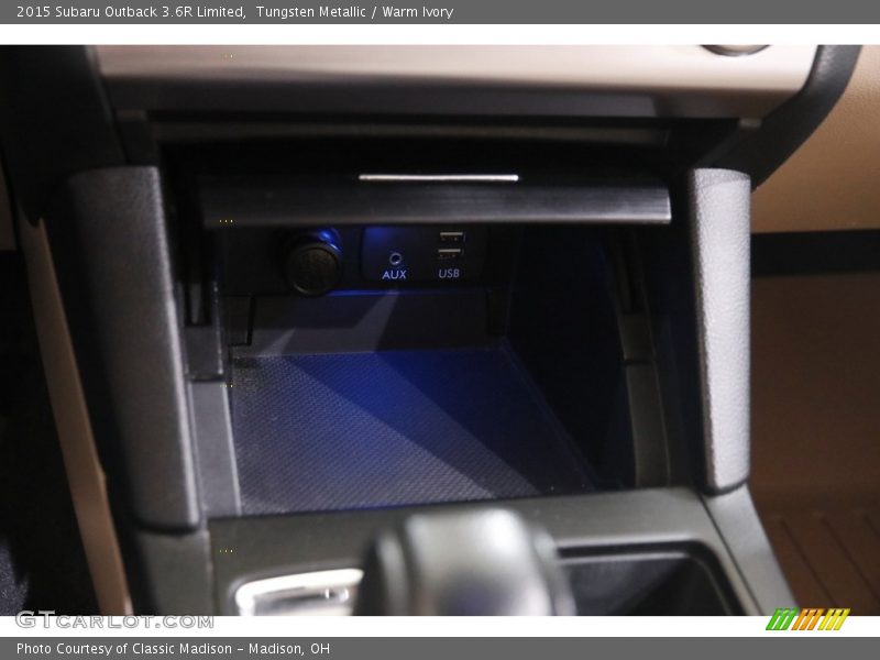 Tungsten Metallic / Warm Ivory 2015 Subaru Outback 3.6R Limited
