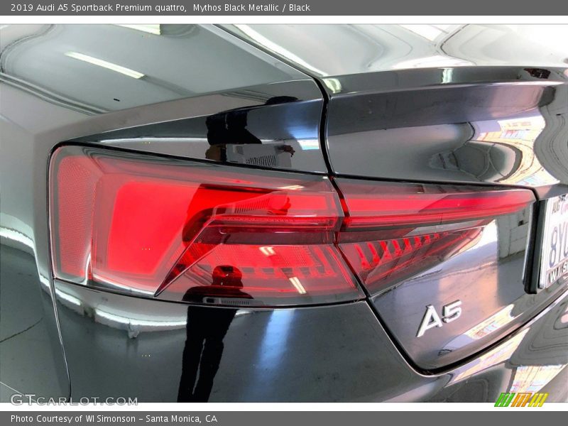 Mythos Black Metallic / Black 2019 Audi A5 Sportback Premium quattro