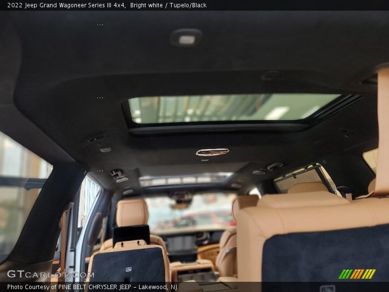 Bright white / Tupelo/Black 2022 Jeep Grand Wagoneer Series III 4x4
