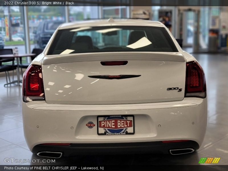 Bright White / Black 2022 Chrysler 300 S