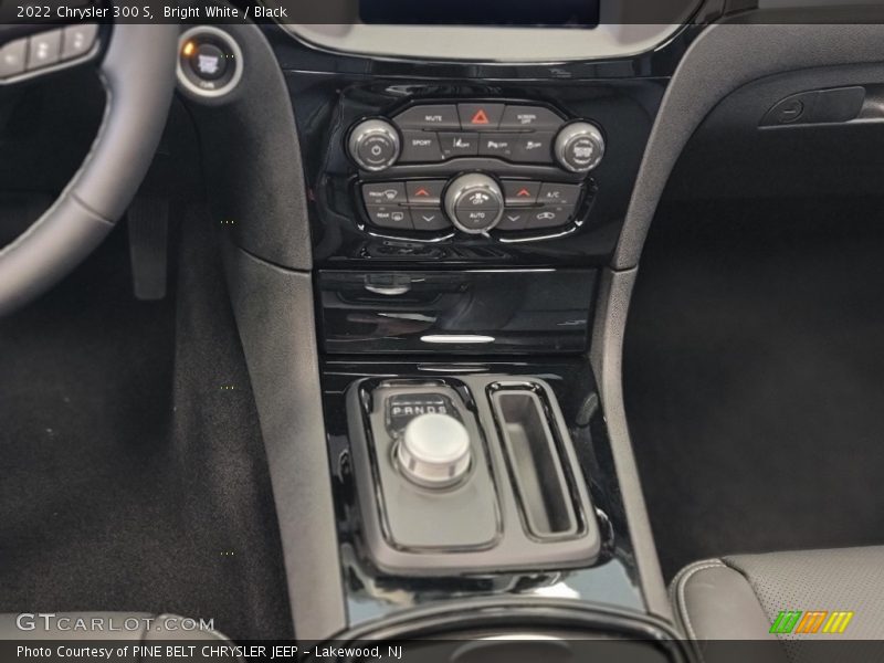 Controls of 2022 300 S