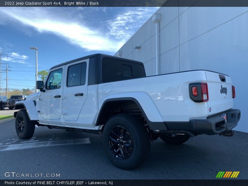 Bright White / Black 2022 Jeep Gladiator Sport 4x4