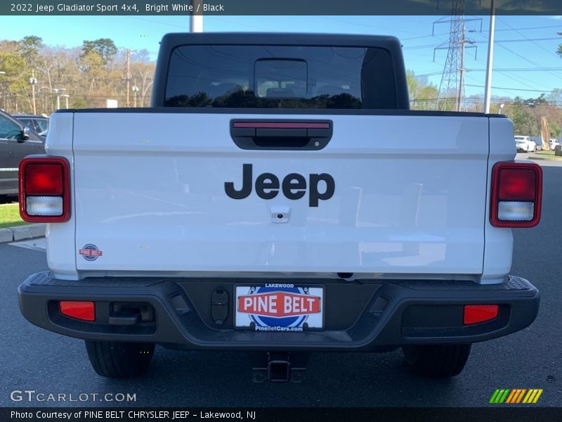 Bright White / Black 2022 Jeep Gladiator Sport 4x4