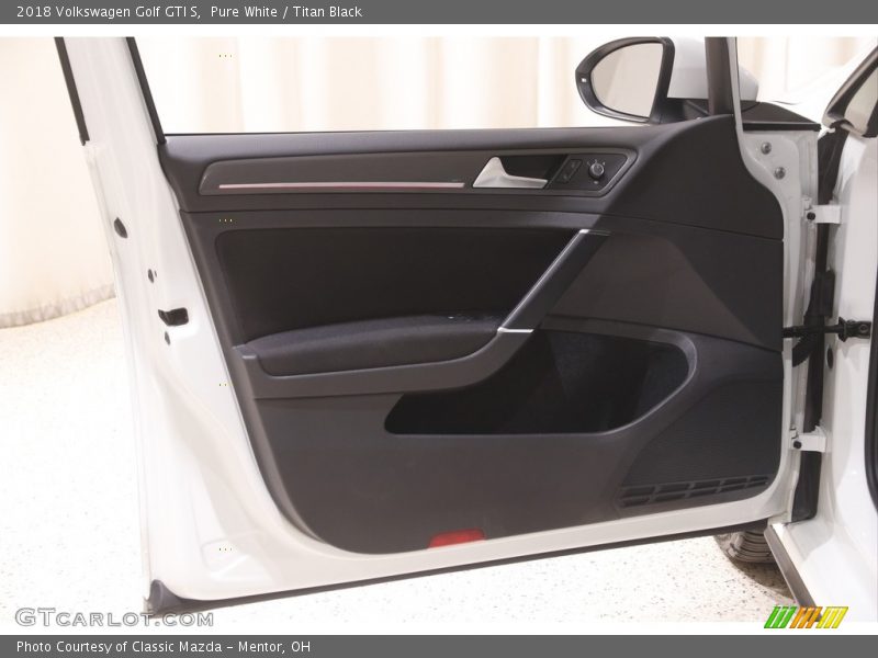 Pure White / Titan Black 2018 Volkswagen Golf GTI S