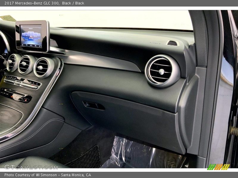 Black / Black 2017 Mercedes-Benz GLC 300