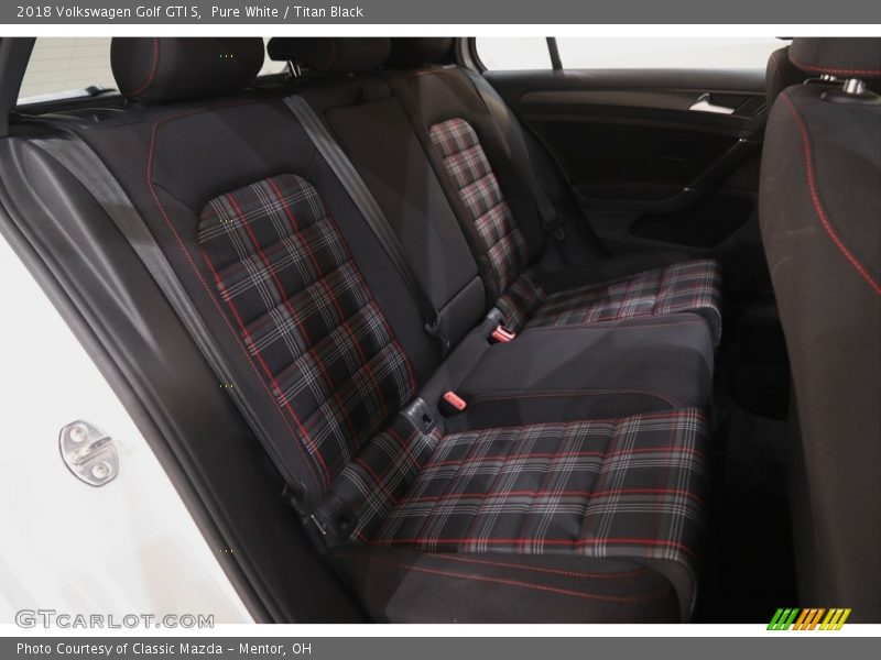 Pure White / Titan Black 2018 Volkswagen Golf GTI S